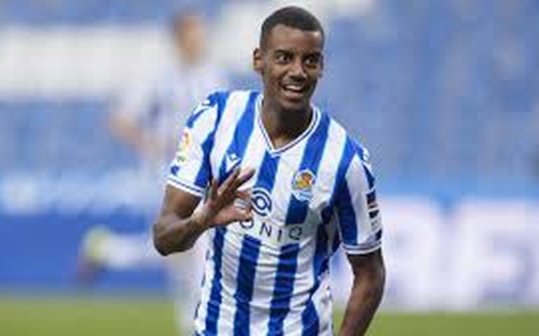 Jogador da Premier League tem carro roubado de dentro da garagem de casa