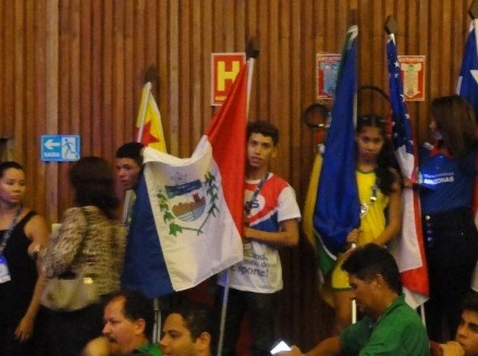 Medalhista do atletismo representa AL na abertura das Paralimpíadas Escolares 2015