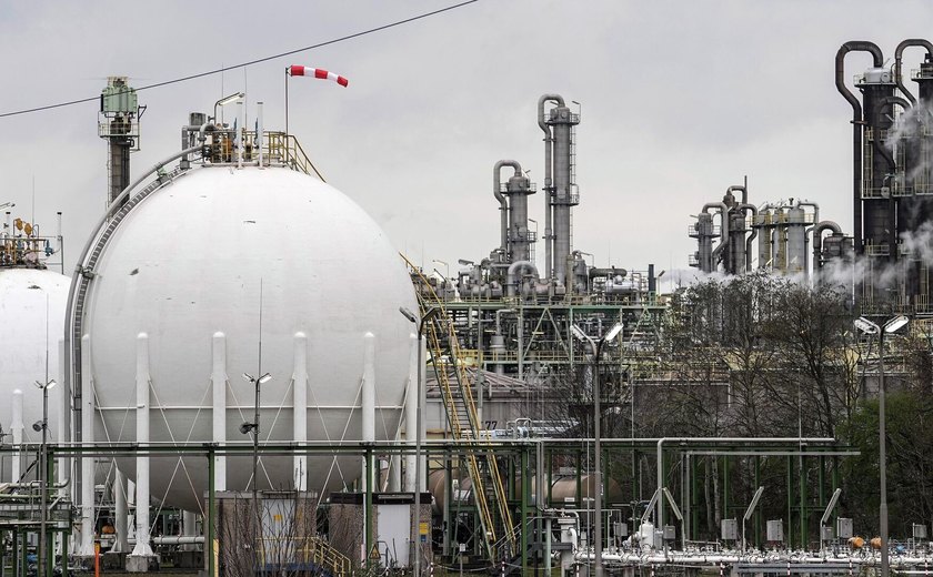 Apesar de acordo, chanceler alemão alerta que tarifas dos EUA prejudicarão enormemente a economia