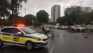 Trânsito na ponte do Rio Poxim é parcialmente bloqueado em Aracaju / Foto: Foto: Aline Aragão/TV Atalaia