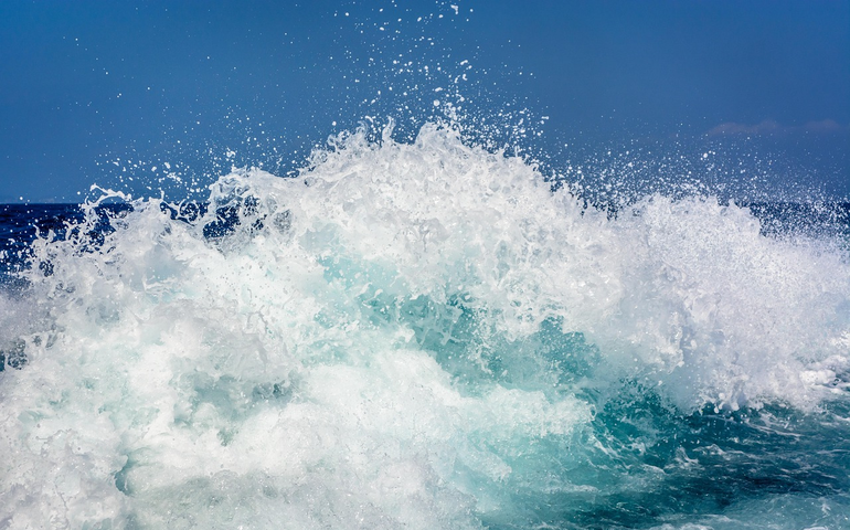 Ondas de até 2,5 metros atingem litoral de Alagoas e Bahia, alerta Marinha