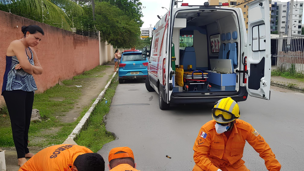 Corpo de Bombeiros atua em colisão de moto contra árvore que deixou adolescente morto em Delmiro Gouveia