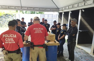 Curso Básico de Pistola capacita policiais civis para o uso seguro da arma de fogo