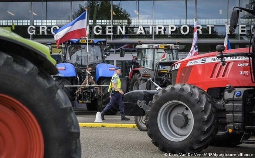 Protestos de agricultores se espalham na Europa, e manifestantes exigem plano de ação contra 'concorrência desleal'