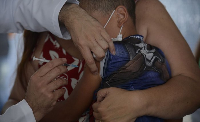 Em todo o país, 57.147 crianças e adolescentes foram imunizadas com erro