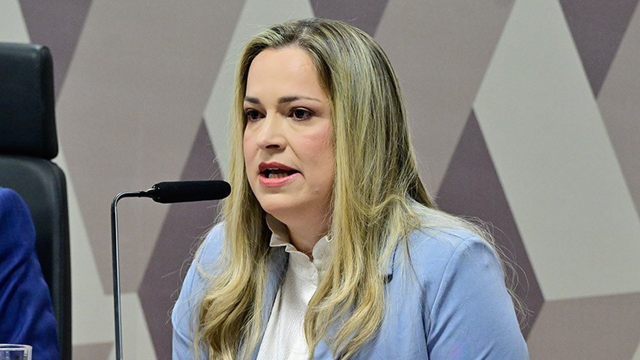 Plenário aprova nova defensora pública-geral da União