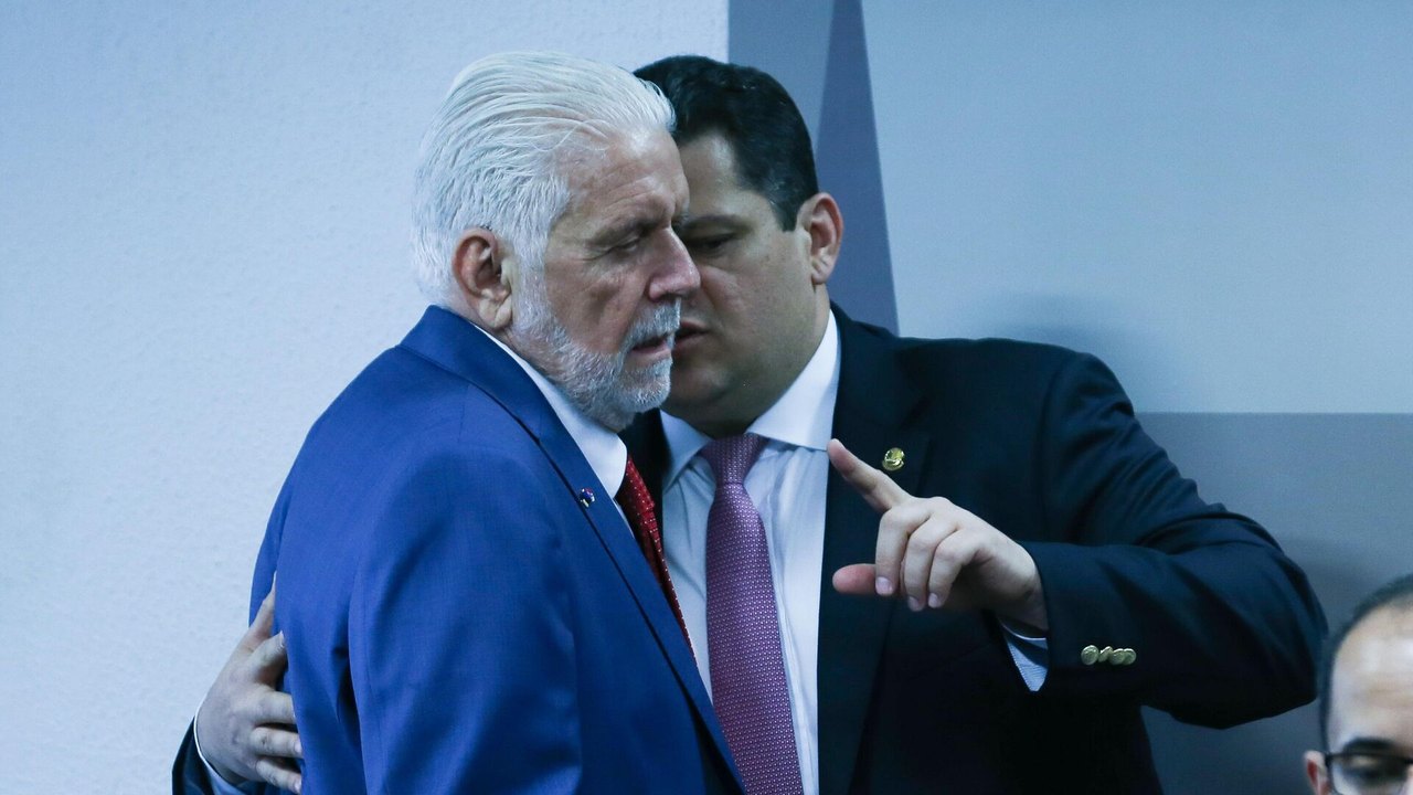 Pedra no sapato de Lula? O que representam as eleições de Alcolumbre e Hugo Motta?