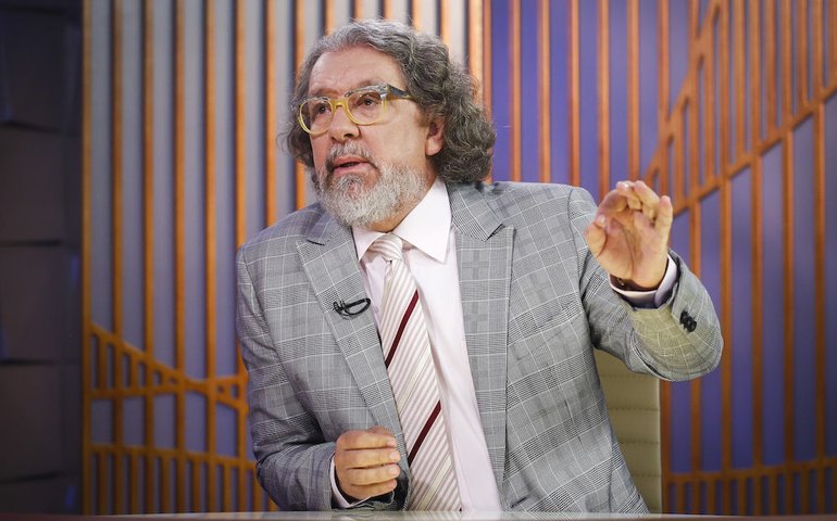Trágicas circunstâncias impõem análise de impeachment, diz advogado Kakay a Maia