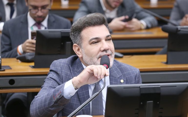 Comissão aprova aumento de pena para crime de ultraje a culto