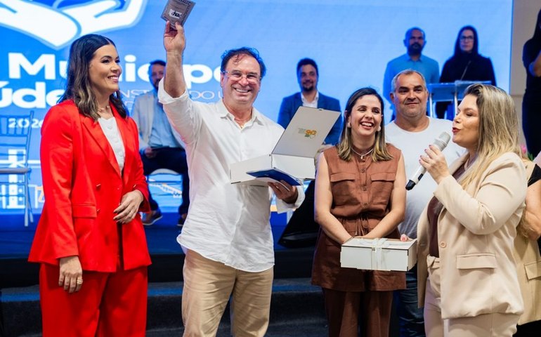 Arapiraca lança novo Plano Municipal de Saúde em cerimônia emocionante no Centro de Convenções