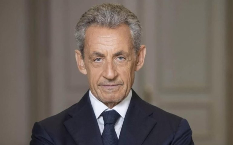 Justiça da França define que ex-presidente Nicolas Sarkozy será preso no dia 21 de outubro
