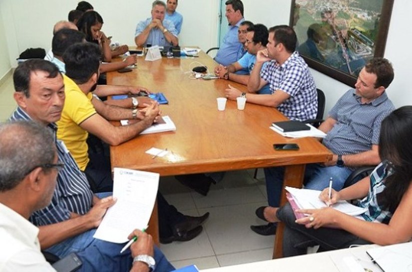 Prefeito Joaquim Beltrão realiza reunião avaliativa sobre Carnaval 2017