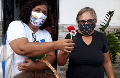 Cras Área Lagunar presta homenagem à usuárias pelo Dia das Mães