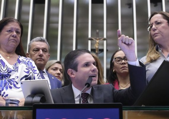 Motta aguarda posicionamento do Ministério da Justiça e da Itália para decidir sobre cassação