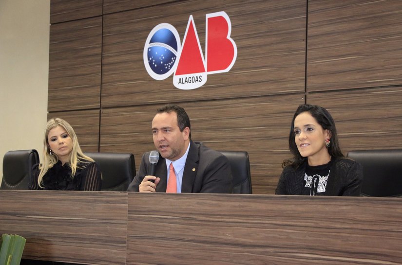 Palestras sobre vários temas encerram a I Conferência da Mulher Advogada de AL