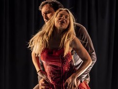 11 - Monica Guimarães e Guilherme Dellorto em Takotsubo, Coração Partido - Foto Dalton Valério.jpg 