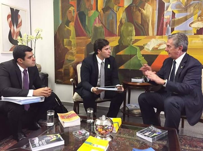 Prefeito eleito Cacau participou da reunião dos novos gestores em Brasília