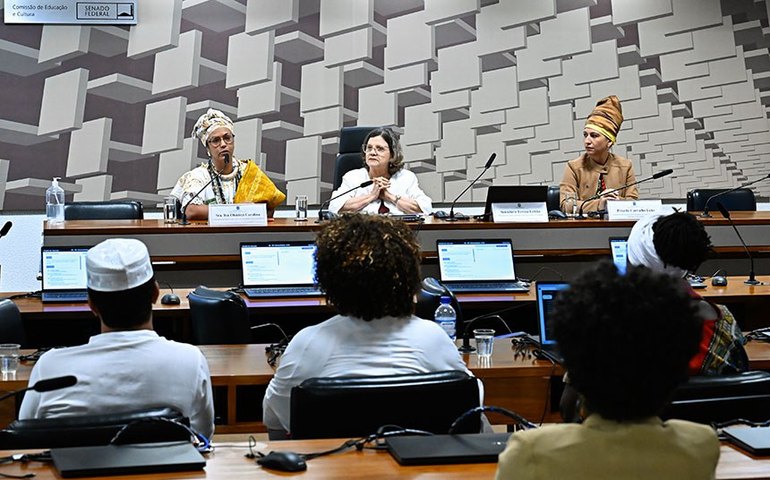 Debate defende política nacional em favor de povos de terreiro e matriz africana