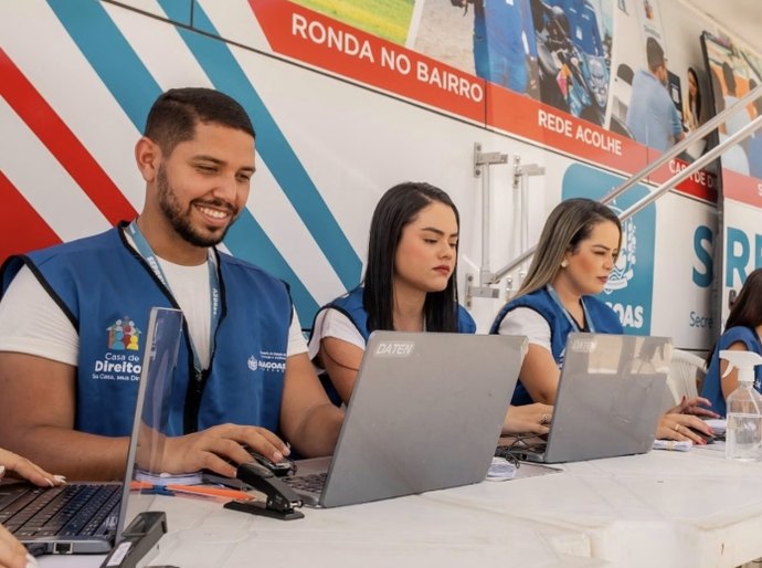 Ônibus da Seprev chega a Penedo com serviços gratuitos para a população