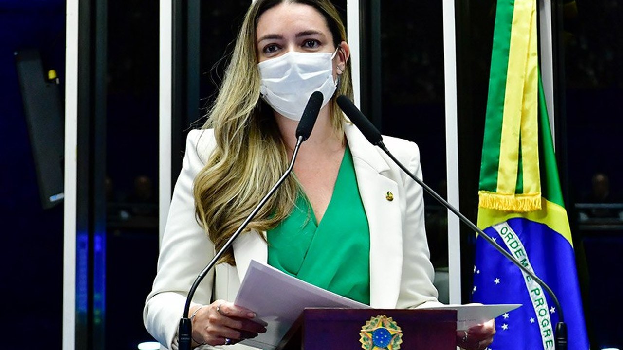 Augusta Brito comemora aprovação de projeto contra o assédio de advogadas