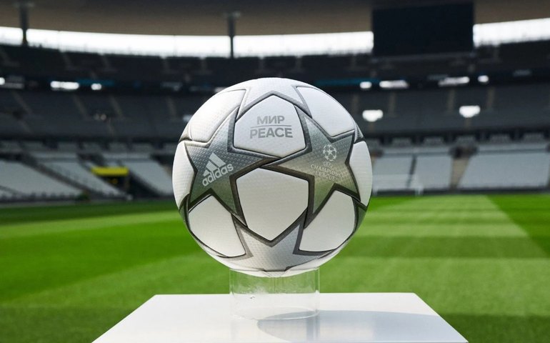 Uefa e Adidas apresentam a bola da decisão da Liga dos Campeões com pedido de paz