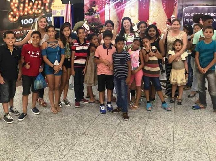Prefeitura de ODG leva crianças assistidas pelo SCFV para tarde de lazer em shopping