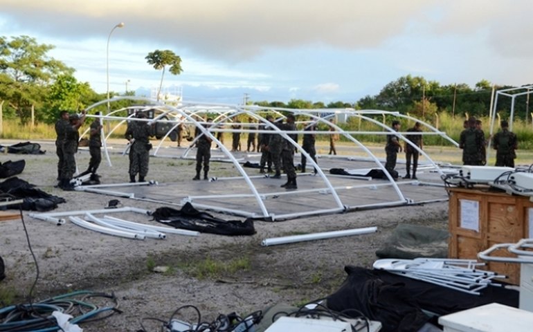 Exército inicia montagem do Hospital de Campanha para atender vítimas das enchentes