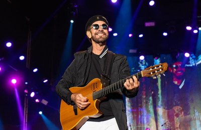 Nando Cordel é a atração deste sábado no Teatro Gustavo Leite