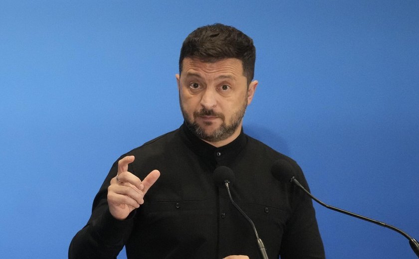 Zelensky perdeu a confiança dos ucranianos por omitir os problemas de Kiev, diz jornal austríaco