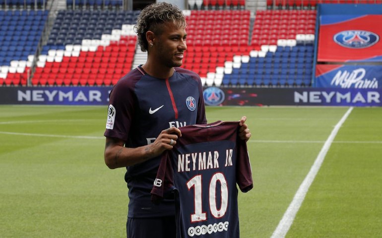 Após três meses no Brasil, Neymar volta a Paris e deve passar por nova quarentena