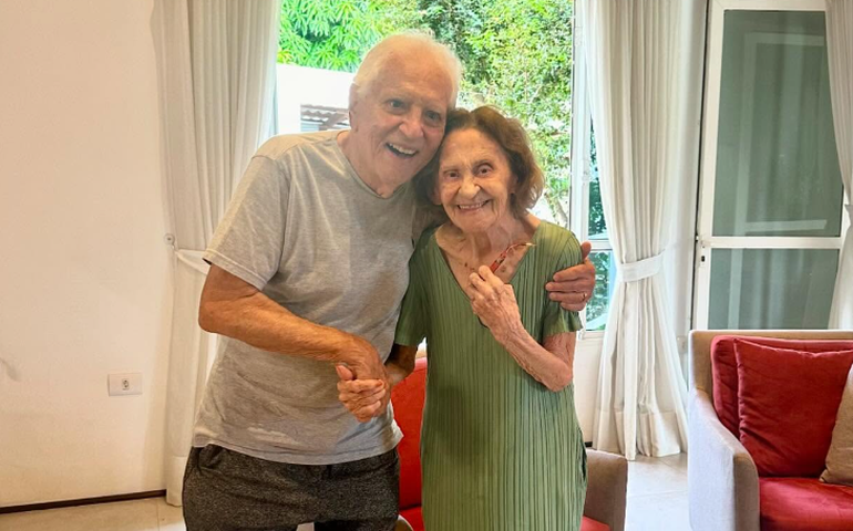 Carlos Alberto de Nóbrega se encontra com Laura Cardoso: 'Ícone'