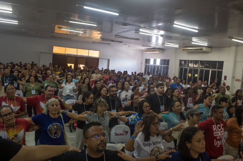 Seune sedia Encontro Arquidiocesano e reúne centenas de fiéis em Maceió