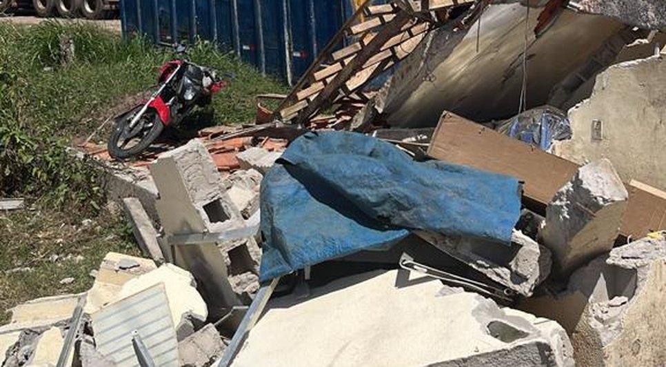 Tratorista passa mal após demolir parede e ver homem morto esmagado em Rosário do Catete