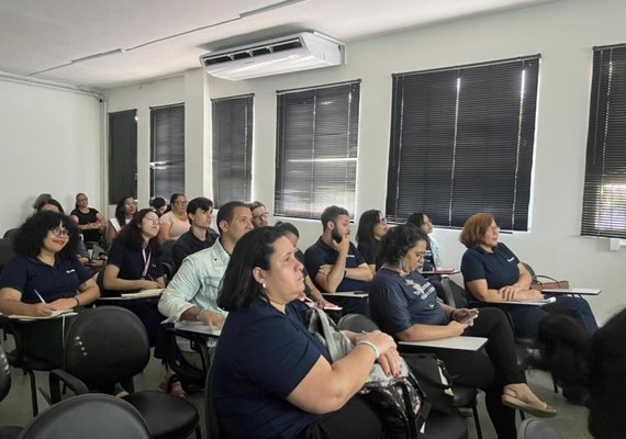 Formação debate papel da escola no combate às desigualdades sociais e raciais