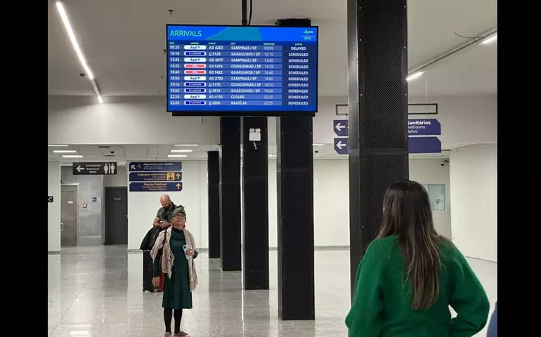 aeroporto cancela 36 voos e atrasa mais de 200 após desaparecimento de tesoura em loja