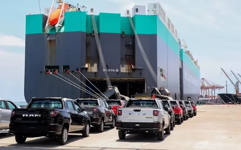 Stellantis anuncia recorde histórico em exportação e produção na América do Sul