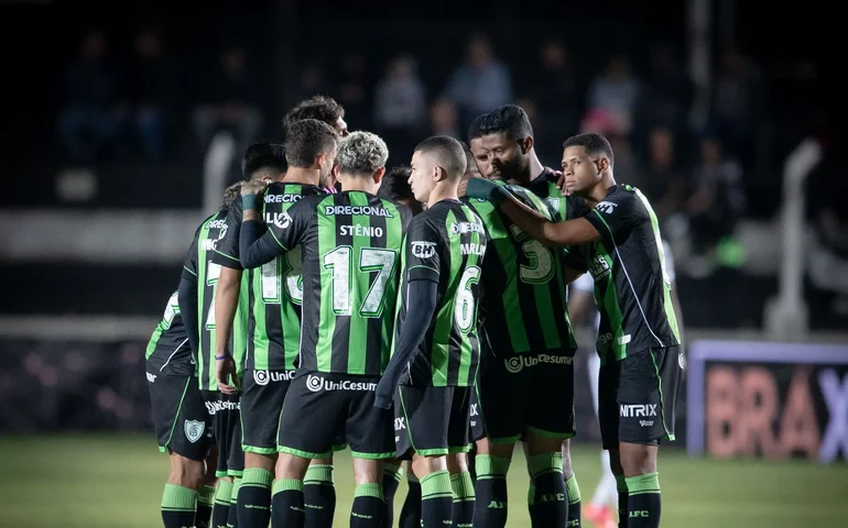 Em jogo paralisado por suspeita de racismo, Operário-PR vence América-MG pela Série B