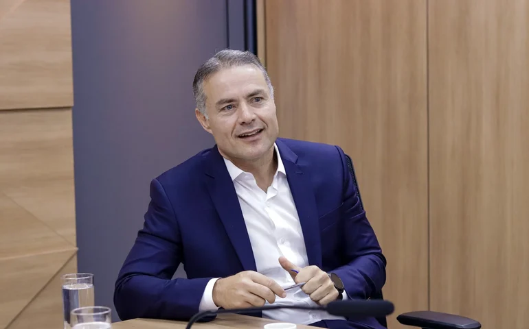 Renan Filho deve anunciar saída do Ministério dos Transportes no dia 12 para disputar governo em 2026, segundo jornalista