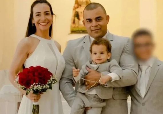 Adolescente que assassinou família informava namorada em tempo real sobre mortes