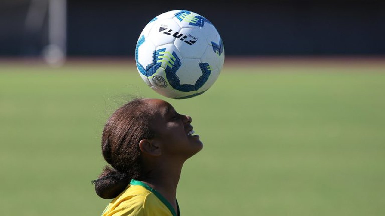 Nova lei autoriza isenção de ISS para empresas envolvidas na Copa Feminina de 2027