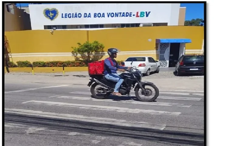 Vereador Aldo Loureiro solicita repintura de faixas de pedestres no Barro Duro e Guaxuma