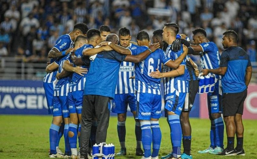 Com gol no fim e um a menos, Cruzeiro busca o empate diante do Fortaleza no Castelão