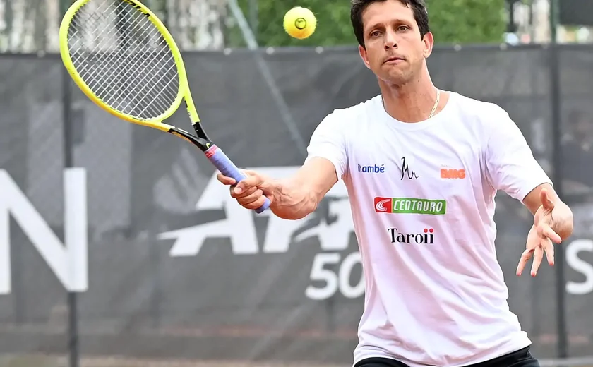 Marcelo Melo estreia com vitória nas duplas em Paris; Tsitsipas busca dura virada