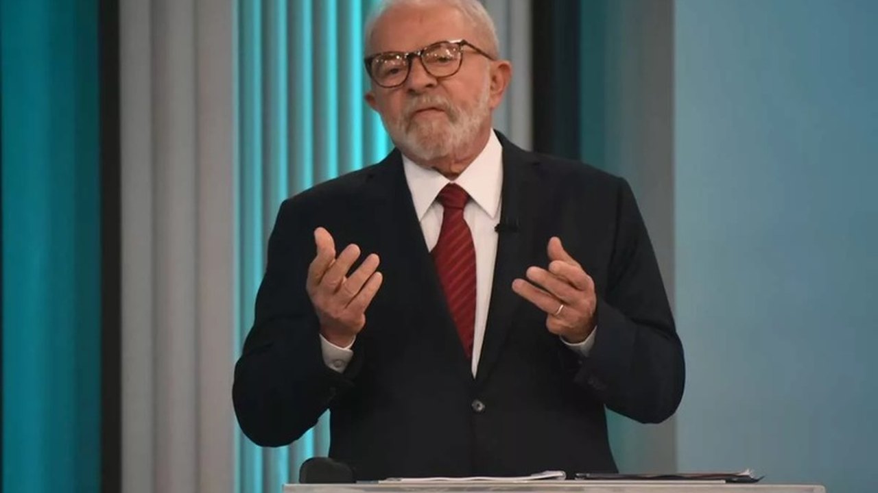 Lula usa pandemia para desgastar Bolsonaro, o qual retoma pauta da corrupção