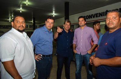 Rui Palmeira vistoria obras de recapeamento no Tabuleiro 