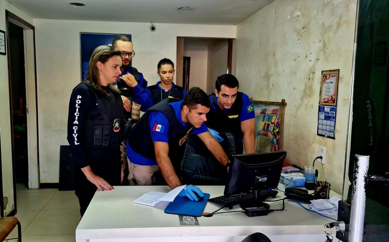 Operação Upload: Polícia Científica irá periciar material apreendido