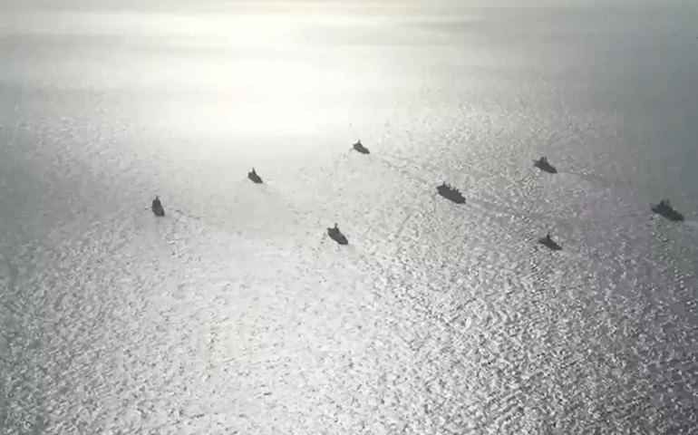 Rússia e China realizam exercícios navais no Pacífico