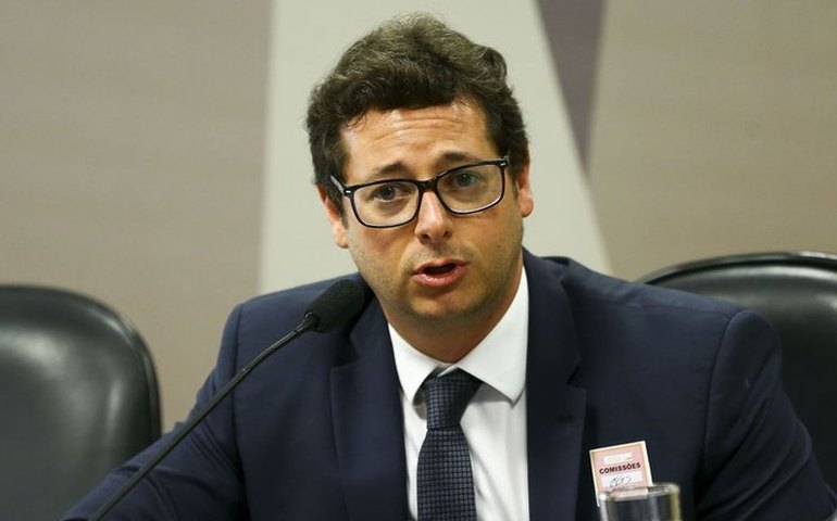 Determinei a distribuição da verba para campanhas publicitárias, diz Wajngarten