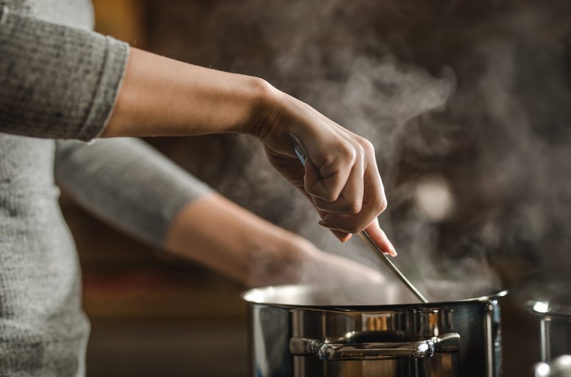 Cardápio de inverno: ranking do iFood revela as 10 comidas quentes mais pesquisadas pelos brasileiros