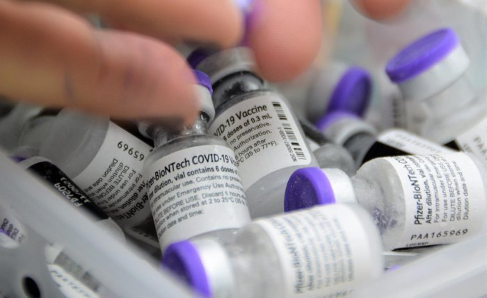 Estado recebe 112,3 mil doses da vacina da Pfizer